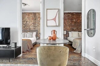 345 E 5th St, Unit 4 in New York, NY - Foto de edificio - Building Photo