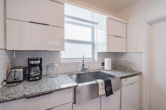 1016-1042 NW 42nd St in Miami, FL - Building Photo - Building Photo