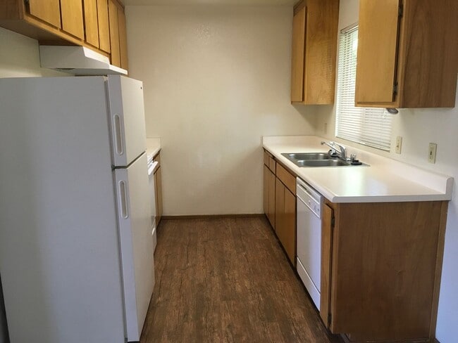 2903 West St in Redding, CA - Building Photo - Building Photo