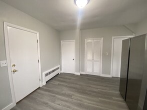 2 Swetts Ct in Watertown, MA - Building Photo - Building Photo