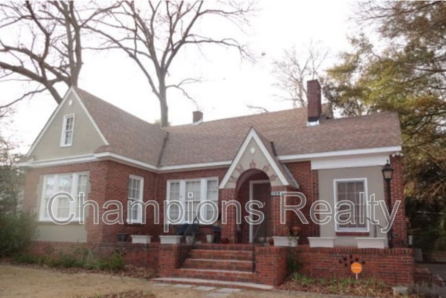 property at 1721 St Elmo Dr