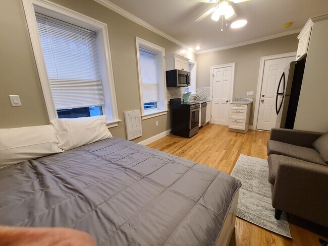 470 Commercial St, Unit 3 in Boston, MA - Building Photo - Building Photo
