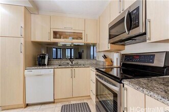 5080 Likini St in Honolulu, HI - Building Photo - Building Photo