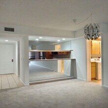 2791 Village Blvd in West Palm Beach, FL - Foto de edificio - Building Photo