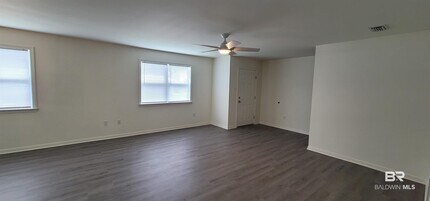 9090 Bay Pnes Rd in Elberta, AL - Building Photo - Building Photo