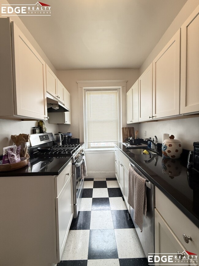 25 Walbridge St in Boston, MA - Foto de edificio - Building Photo