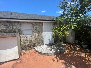 5738 Garfield St in Hollywood, FL - Building Photo - Building Photo