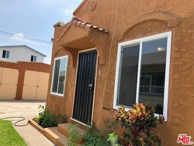 property at 610 W 53rd St