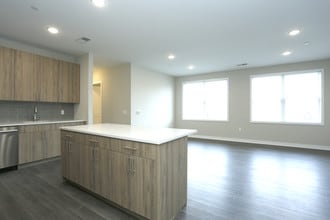 Fortune Square in Red Bank, NJ - Building Photo - Interior Photo