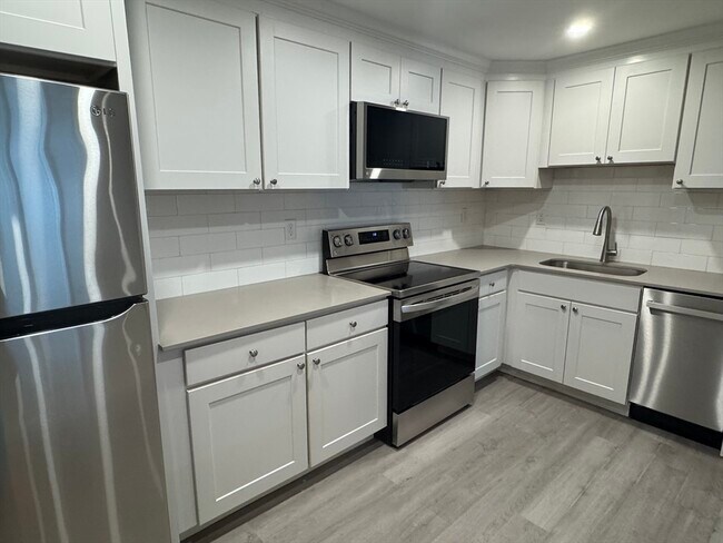 1395 Furnace Brook Pkwy in Quincy, MA - Building Photo - Building Photo