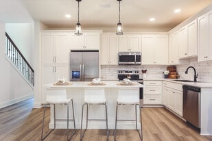 2017 Wyatt Street - OFF CAMPUS HOUSING!!! in Pensacola, FL - Building Photo