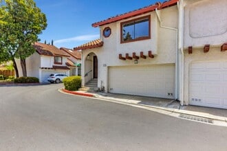 35617 McCarty Common in Fremont, CA - Building Photo - Building Photo