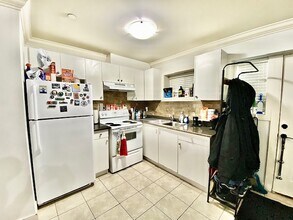 4176 Victoria Dr in Vancouver, BC - Building Photo - Building Photo