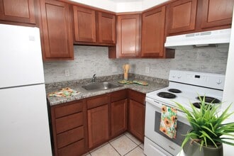 Sandy Creek in Bethel Park, PA - Building Photo - Building Photo