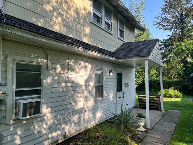 112 W Highland Ave in Langhorne, PA - Foto de edificio - Building Photo