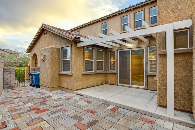 property at 620 Apricot Rose Pl