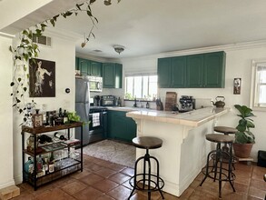33 S Venice Blvd, Unit 33 in Venice, CA - Building Photo - Building Photo