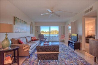 7271 W Country Club Dr N in Sarasota, FL - Building Photo - Building Photo