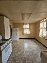 2004 Kenneth Ave in New Kensington, PA - Building Photo - Building Photo