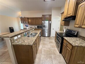 16 Butkus Dr in Edinburg, TX - Building Photo - Building Photo