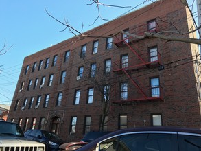 2450 Fuller St in Bronx, NY - Foto de edificio - Building Photo