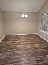 809 Canyon Cove Dr in Burleson, TX - Foto de edificio - Building Photo