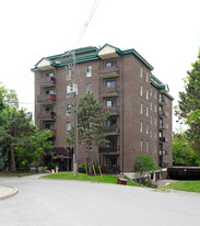 90 Gurnett St Apartments