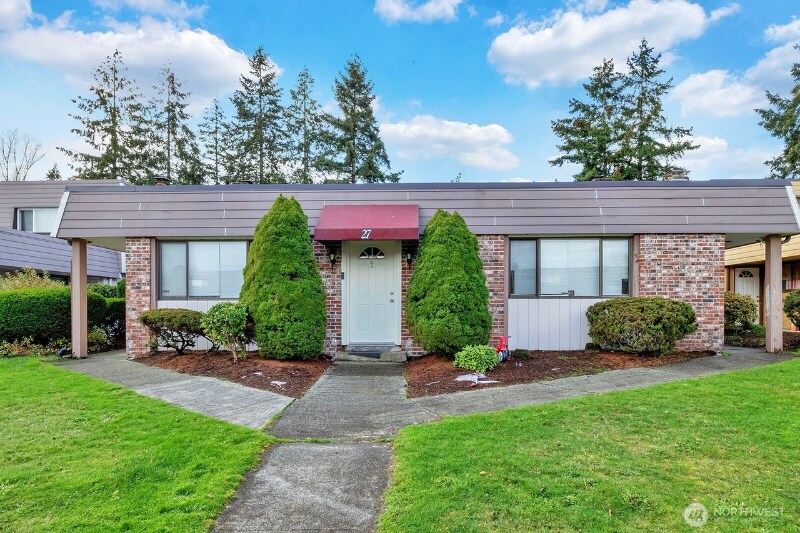 27 147th Ave SE in Bellevue, WA - Building Photo