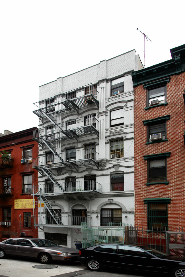 199 Henry St in New York, NY - Foto de edificio - Building Photo