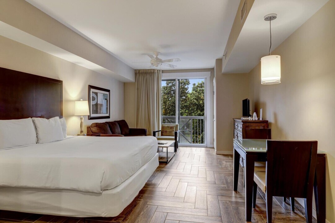 9800 Grand Sandestin Blvd in Miramar Beach, FL - Foto de edificio