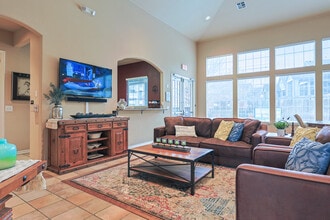 Oaks at Georgetown in Georgetown, TX - Foto de edificio - Interior Photo