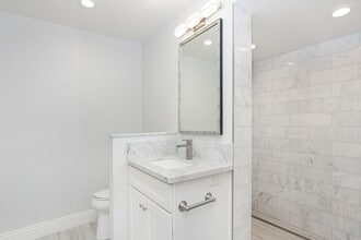 9091 Aloha Dr in Huntington Beach, CA - Foto de edificio - Building Photo