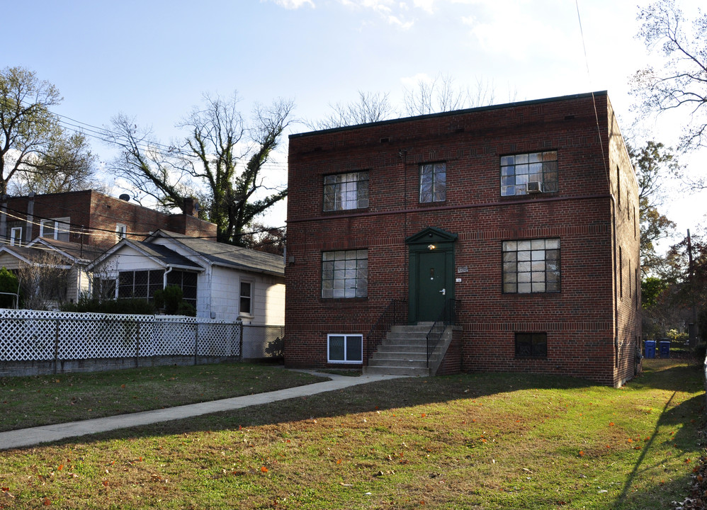 3209 Massachusetts Ave SE in Washington, DC - Building Photo