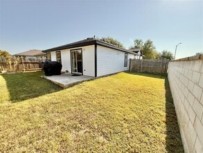 13000 Maidenhair Tr in Elgin, TX - Building Photo - Building Photo