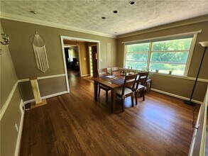 2324 Clairmont Rd in Atlanta, GA - Building Photo - Building Photo