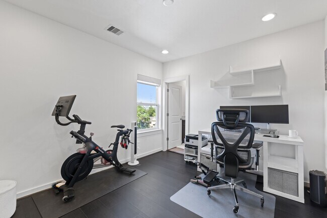 1925 Shearn St in Houston, TX - Building Photo - Building Photo