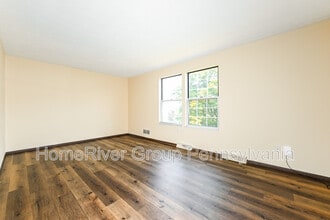 331 Carters Grove Dr in Gibsonia, PA - Building Photo - Building Photo