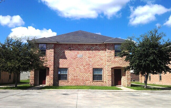 721 Sonesta Ct in Harlingen, TX - Foto de edificio - Building Photo