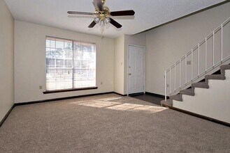1536 Richmond Dr in Slidell, LA - Foto de edificio - Building Photo