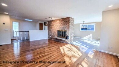 10803 NE 111th Pl in Kirkland, WA - Building Photo - Building Photo