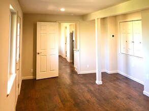2 Half Moon Rd in Novato, CA - Building Photo - Building Photo