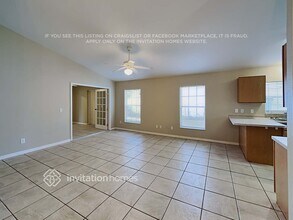 3248 Grand Pines Dr in Lakeland, FL - Foto de edificio - Building Photo