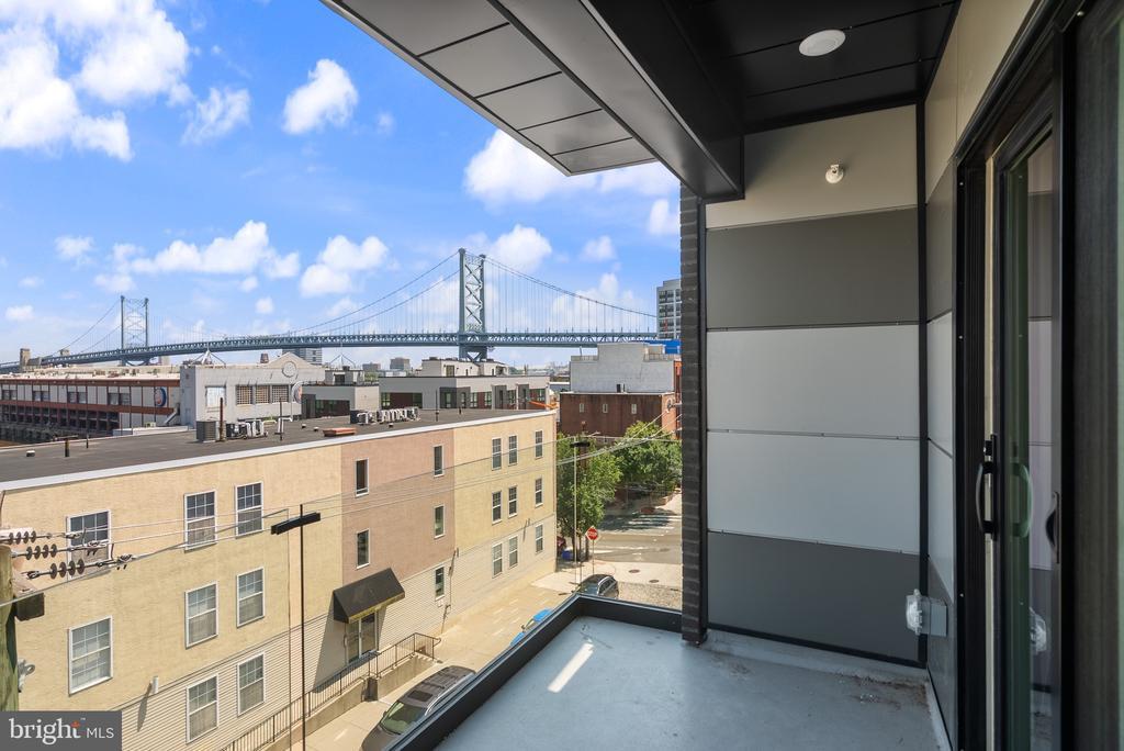 408 N Front St in Philadelphia, PA - Building Photo