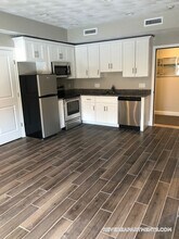 9 Dehon St, Unit 4 in Revere, MA - Foto de edificio - Building Photo