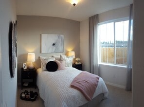 1826 Yellowwood Ave in Sacramento, CA - Building Photo - Building Photo