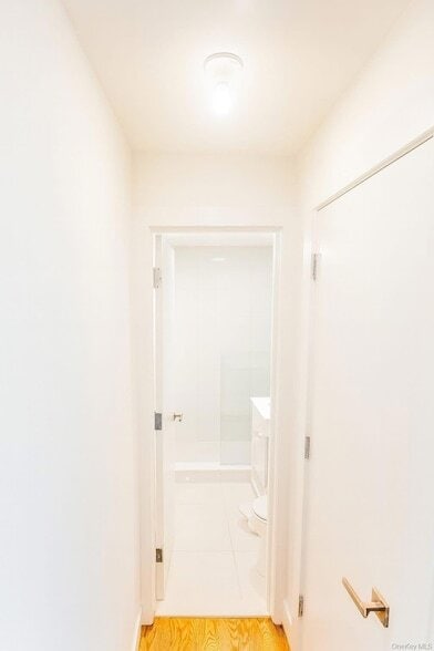 95-04 Allendale St in Queens, NY - Foto de edificio - Building Photo