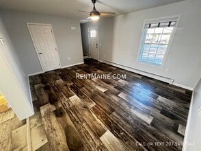 110 Rocky Rdg Dr in Hermon, ME - Foto de edificio - Building Photo