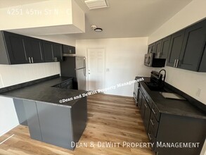 4251 45th St N in St. Petersburg, FL - Building Photo - Building Photo
