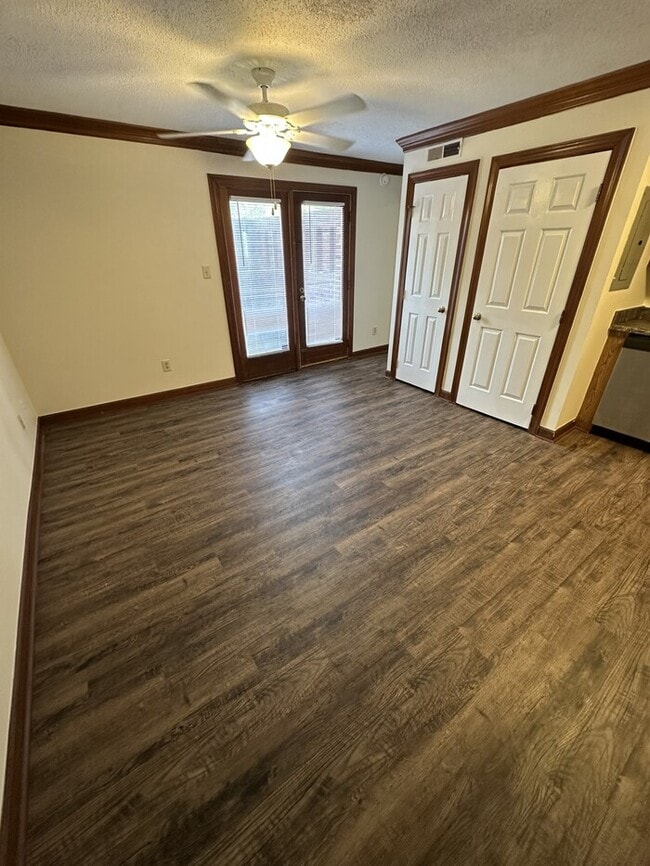 property at 3601 Helix Ct