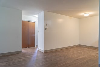 Town & Country Apartments in Urbana, IL - Foto de edificio - Building Photo